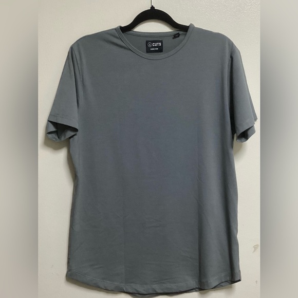 Cuts Crew Hem T Shirt.  M - Picture 1 of 3